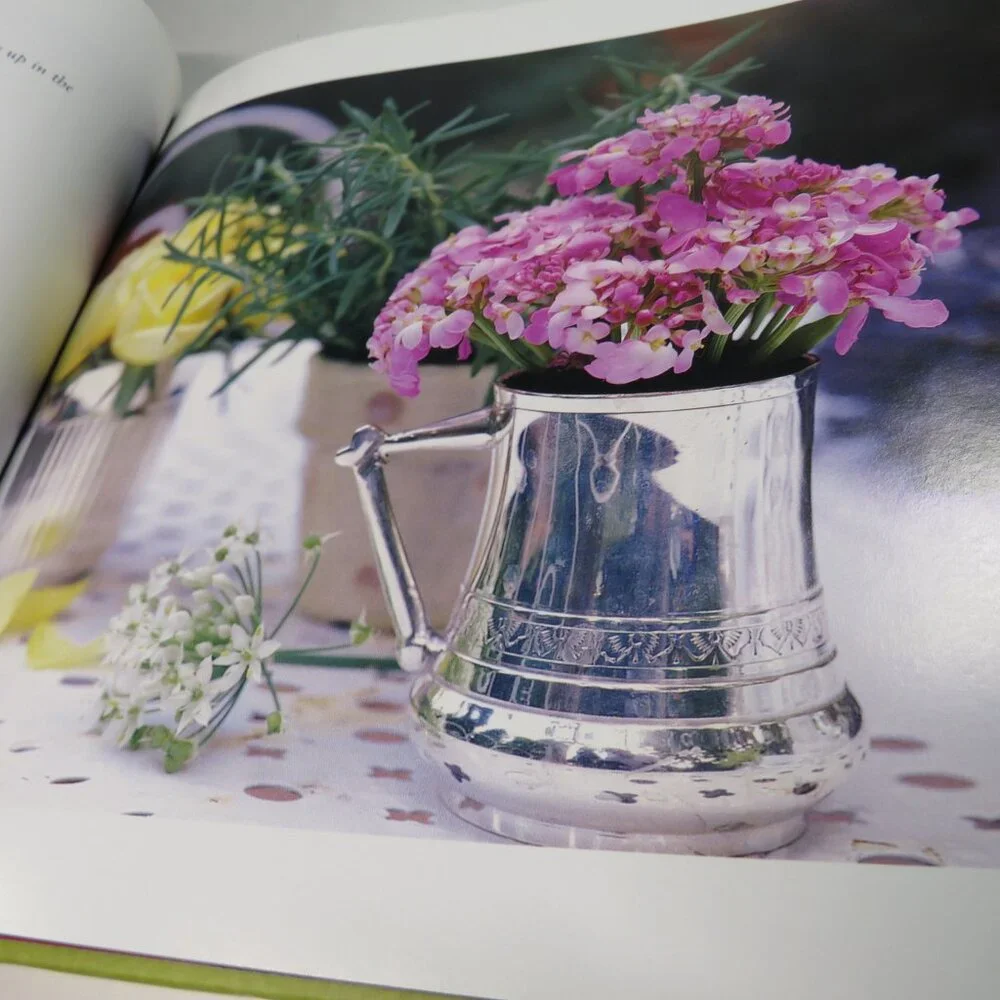 Southern Living Simple Flower Arranging by Lauren Brooks Hardcover